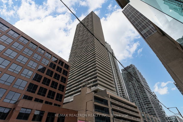 2911 - 2221 Yonge Street