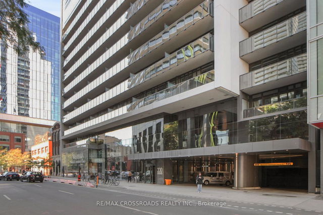 1708 - 330 Richmond Street