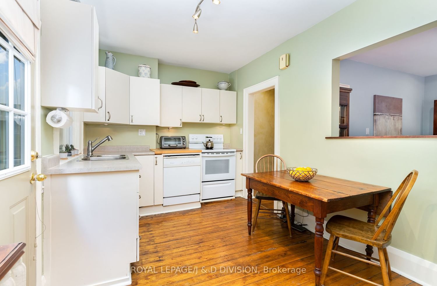 Listing Image 7