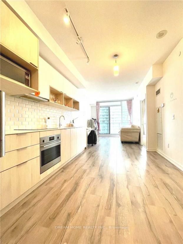 904 - 52 Forest Manor Road