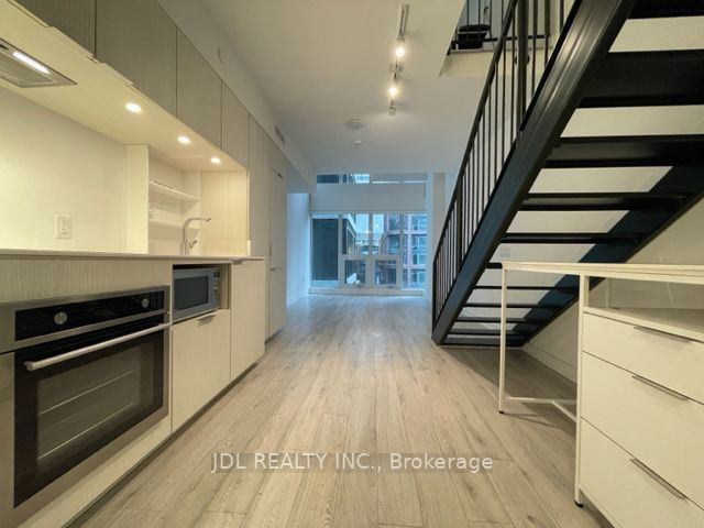 230 - 77 SHUTER Street