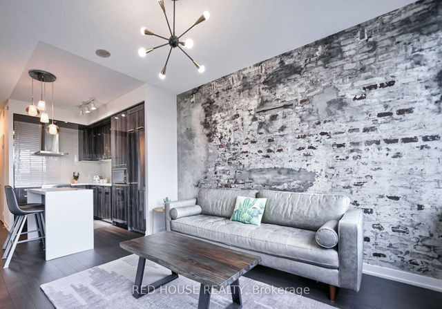S215 - 120 Bayview Avenue