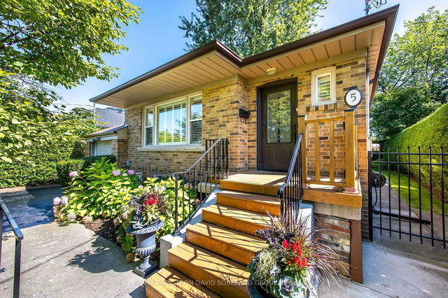 5 Silverton Avenue
