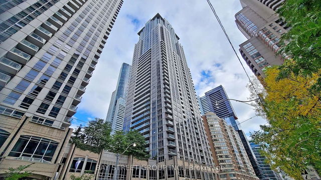 910 - 761 Bay Street