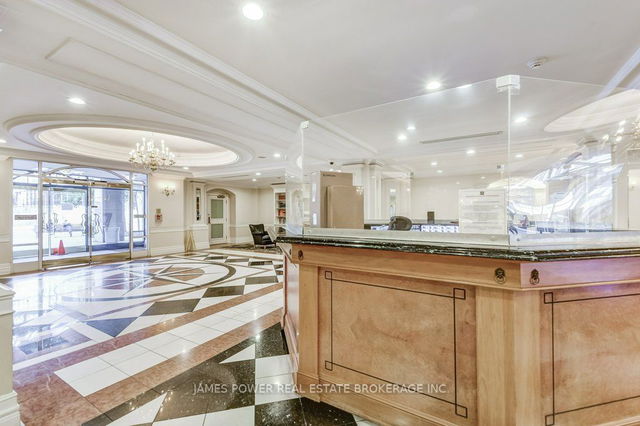 1012 - 887 BAY Street