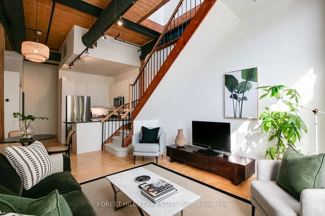 208 - 781 King Street