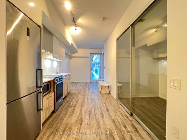 939 - 251 Jarvis Street