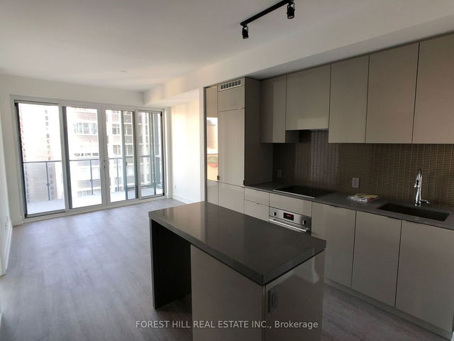 1806 - 7 Grenville Street