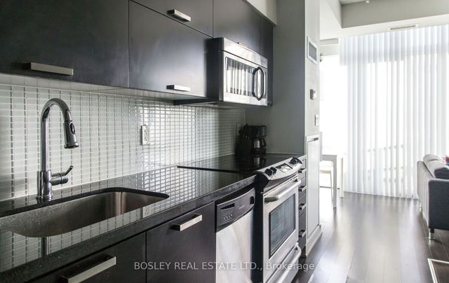 2202 - 126 Simcoe Street