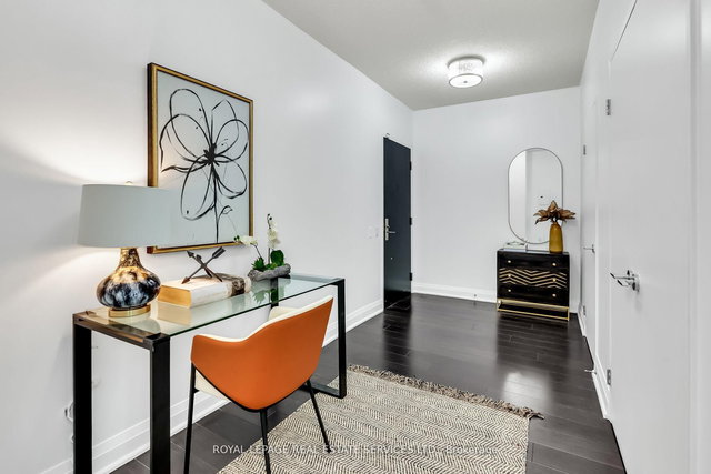 210 - 83 Redpath Avenue