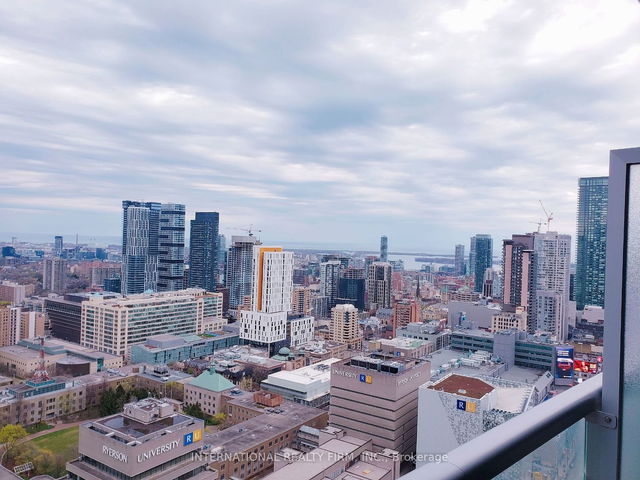3404 - 386 Yonge Street