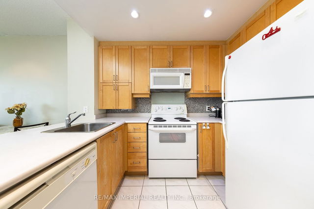 3708 - 8 Park Road