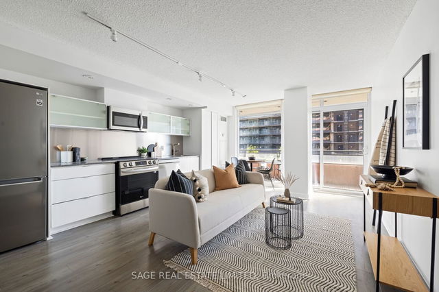 317 - 4K Spadina Avenue