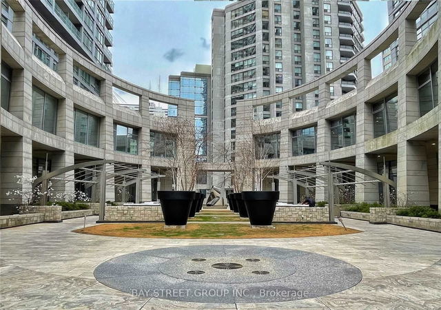 1406 - 2181 Yonge Street