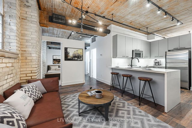 102 - 781 King Street