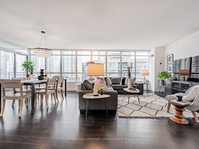 912 - 10 Capreol Court