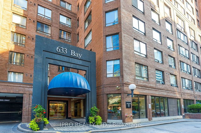 2403 - 633 Bay Street