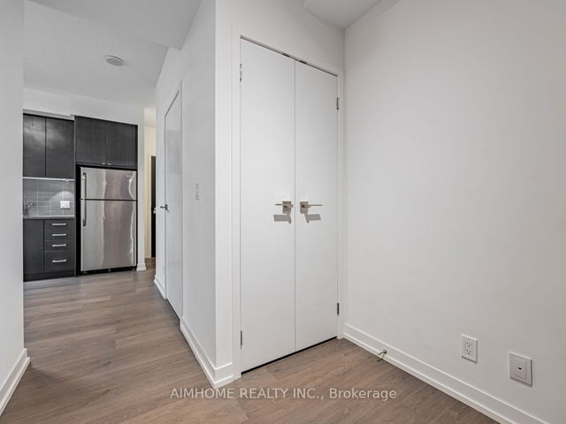 811 - 98 Lillian Street