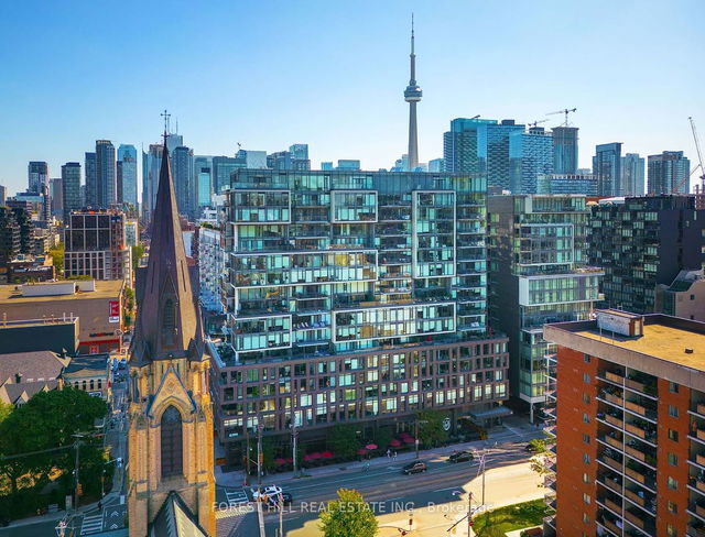512 - 111 Bathurst Street