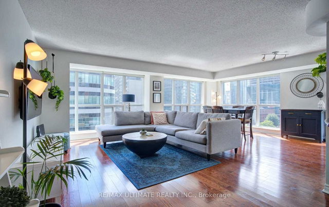 1117 - 270 Wellington Street