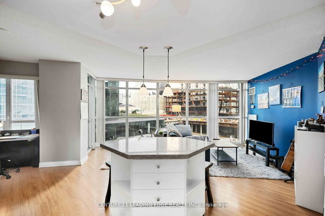 903 - 18 Yonge Street