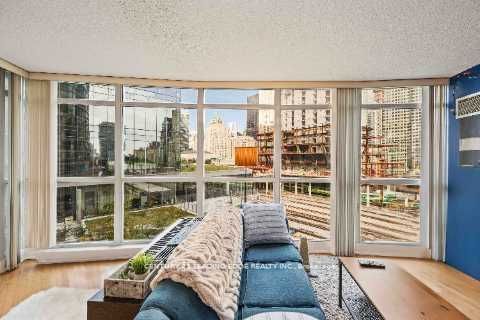 903 - 18 Yonge Street