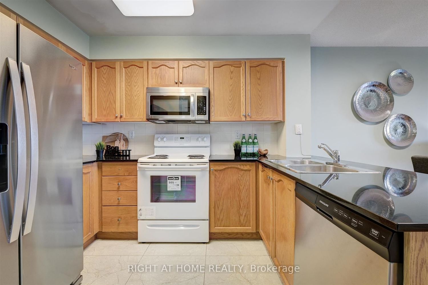 Listing Image 7