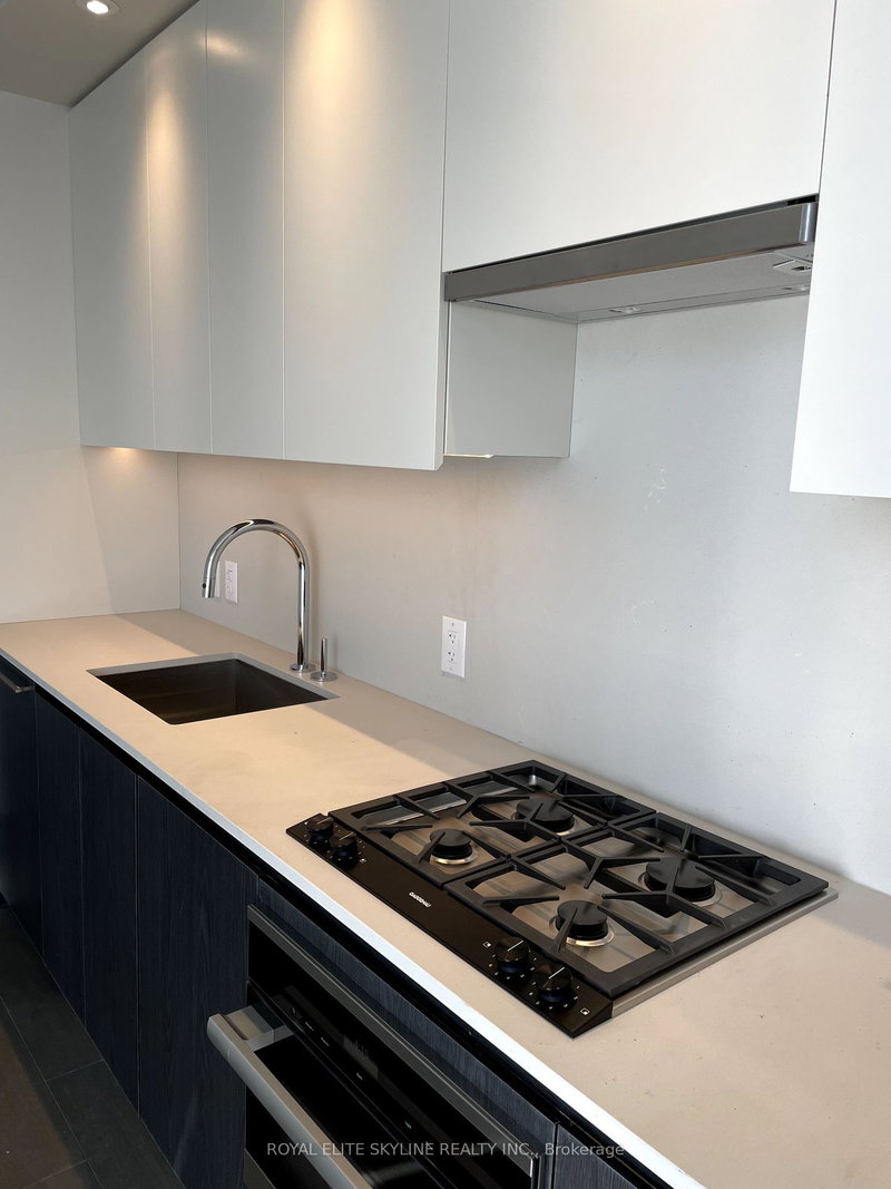 2604 - 81 Wellesley St E, Toronto, M4Y 0C5 | Image 3