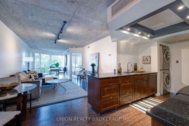 719 - 1001 Bay Street