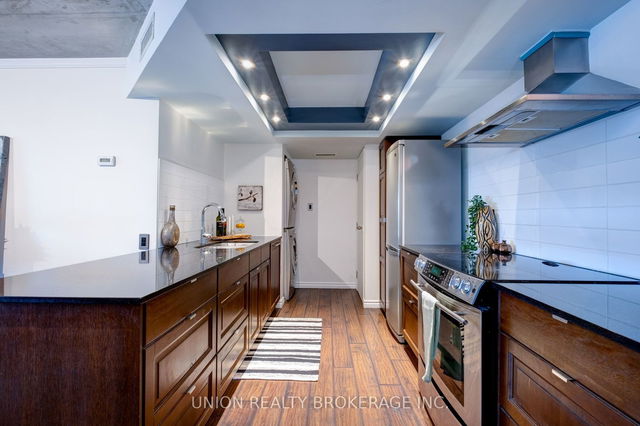 719 - 1001 Bay Street