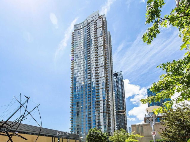 712 - 35 Mariner Terrace