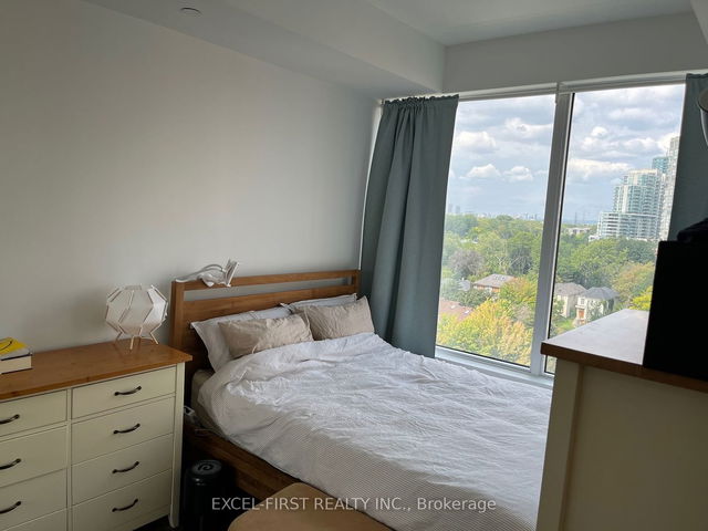 1112 - 75 CANTERBURY Place