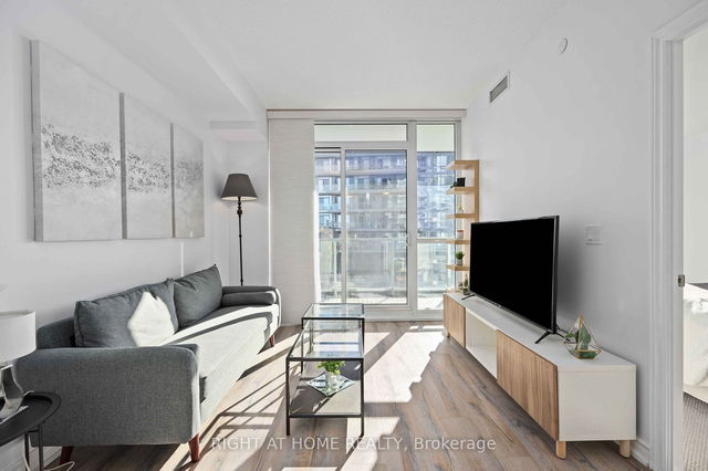 406 - 52 Forest Manor Road