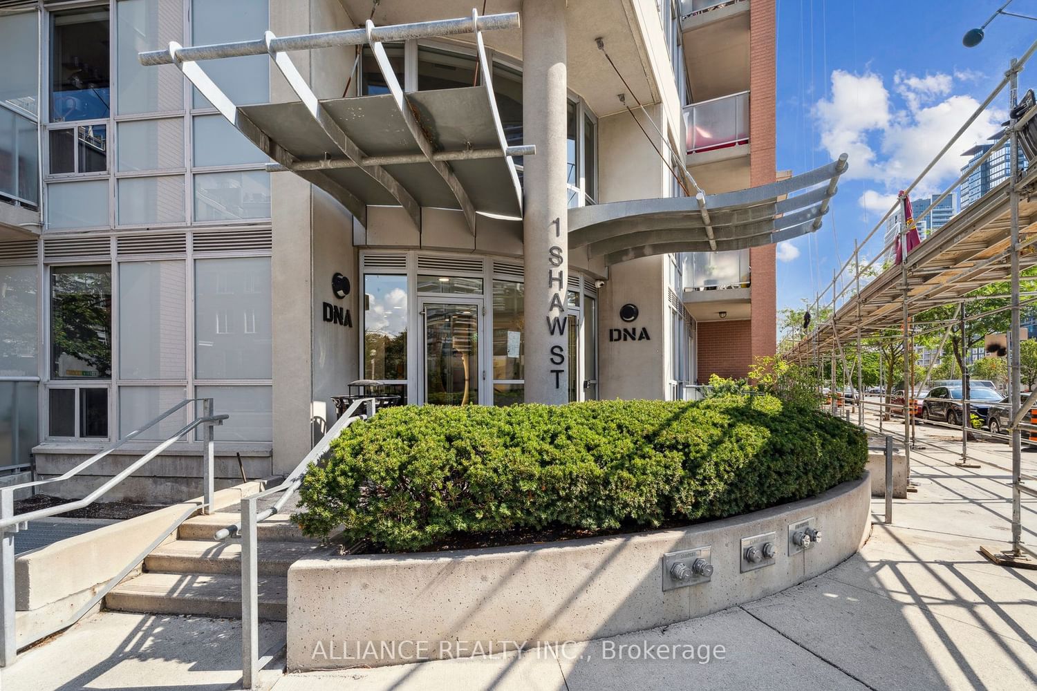Listing Image 3