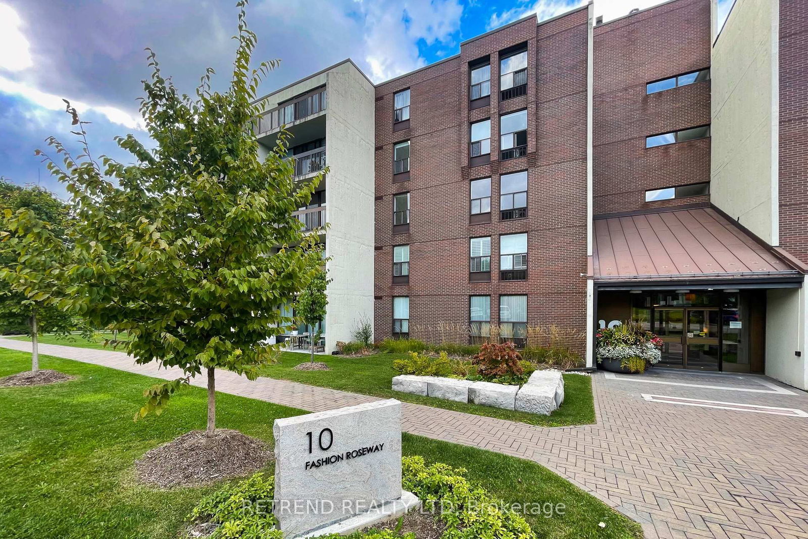 Listing Image 4