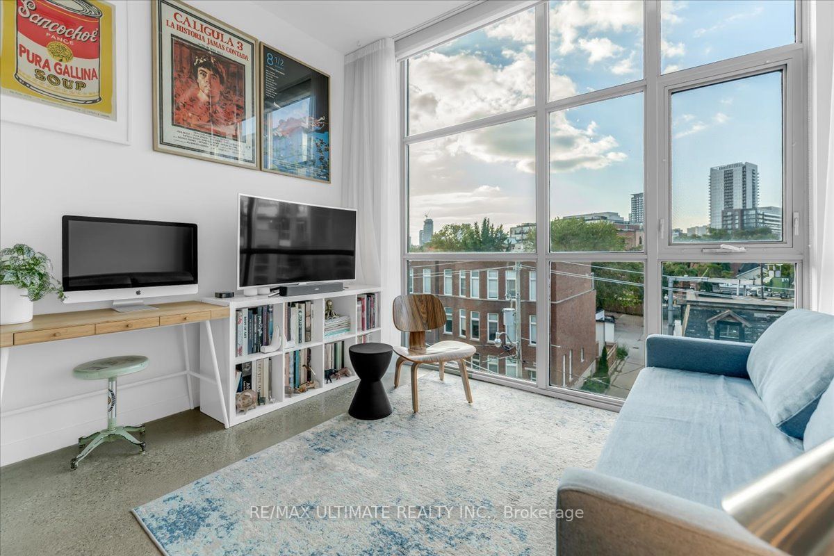 Listing Image 4