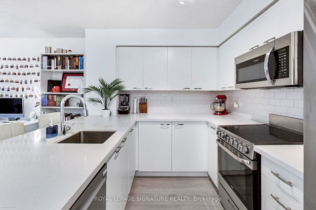 219 - 50 Lynn Williams Street