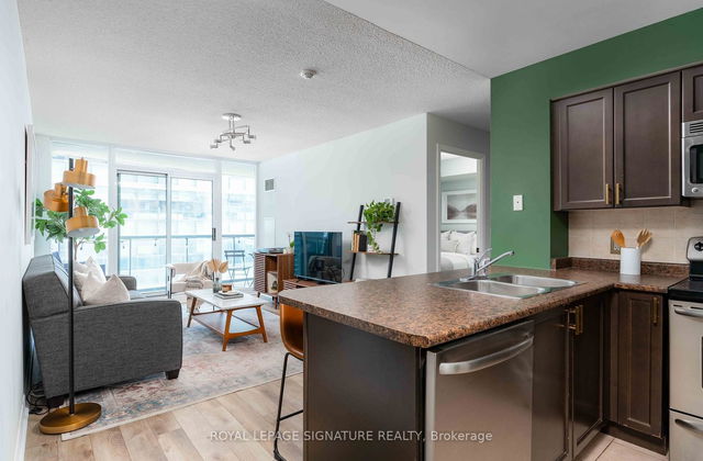 3007 - 30 Grand Trunk Crescent