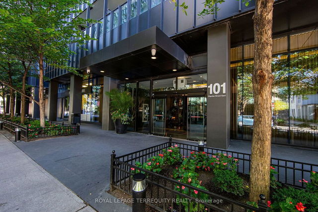 4010 - 101 Charles Street