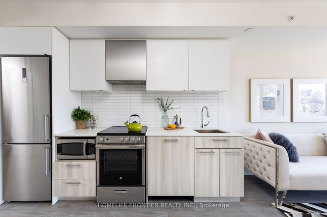 1429 - 251 Jarvis Street