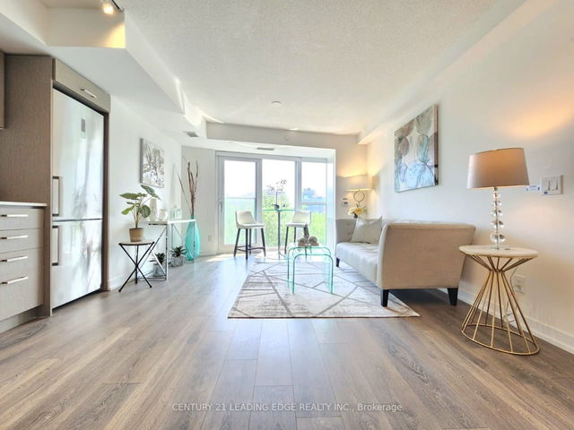 701 - 219 Dundas Street