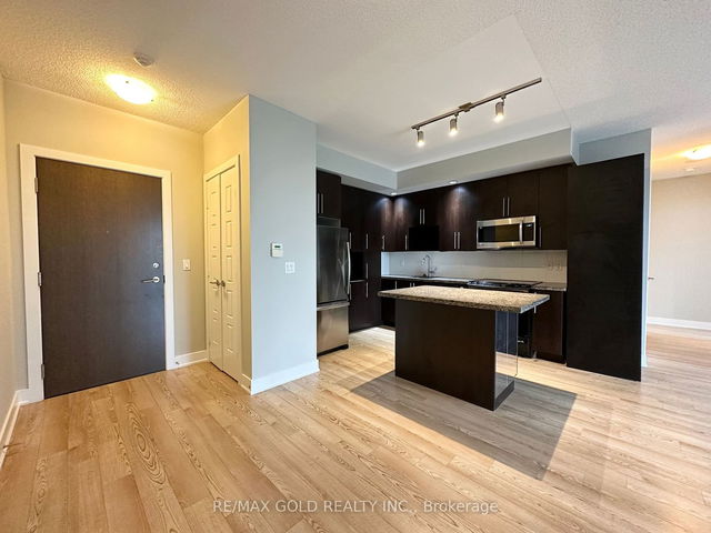 904 - 28 Linden Street