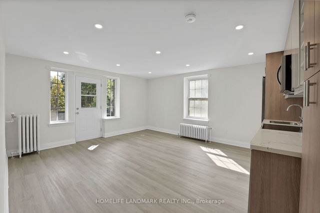 208 - 701 Eglinton Avenue