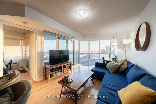 3601 - 30 Grand Trunk Crescent