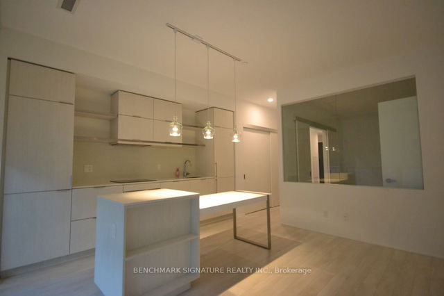 1103 - 197 Yonge Street