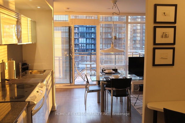 1220 - 4K Spadina Avenue
