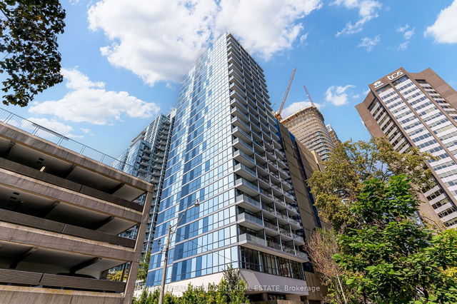 1706 - 210 Simcoe Street