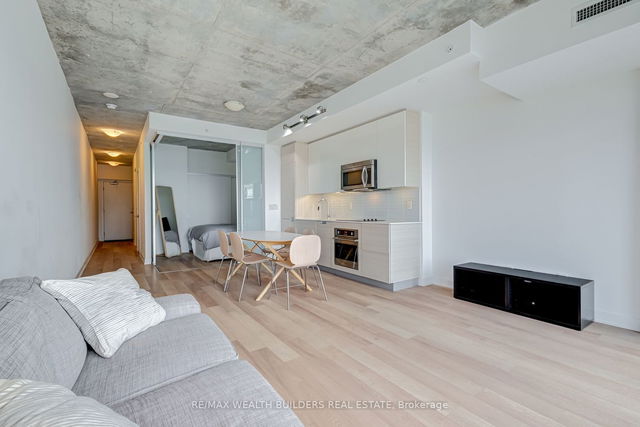 1706 - 210 Simcoe Street