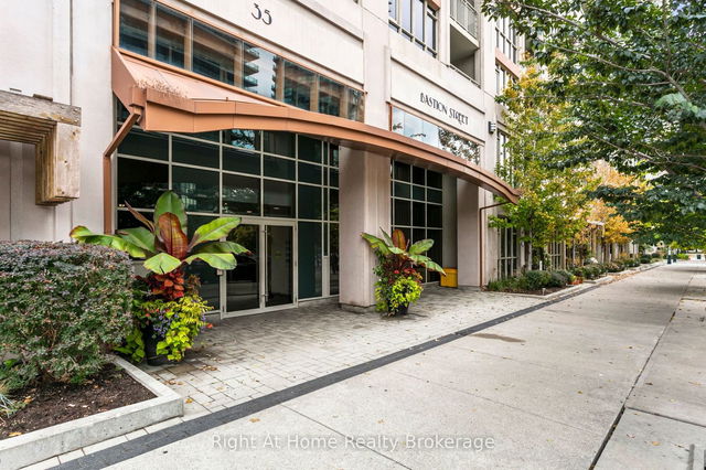 313 - 35 Bastion Street