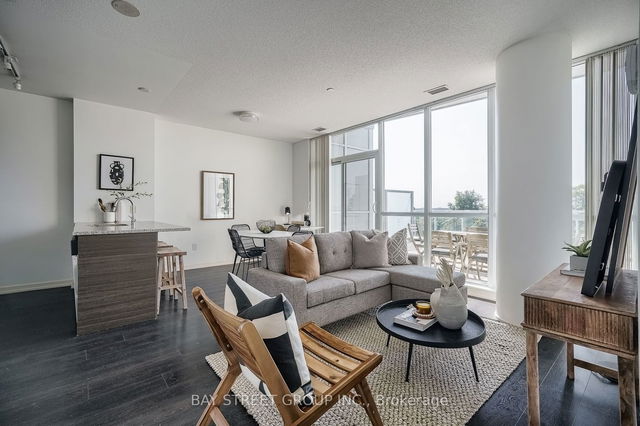 202 - 66 Forest Manor Road